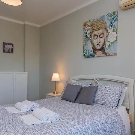 Apartman Comfort 1bdr W/pool By Lovelystay