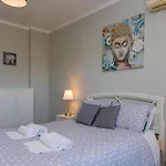 Lägenhet Comfort 1bdr W/pool By Lovelystay